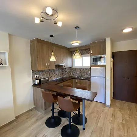 Apartment Modern 1 Bedroom Seaside With Pool *