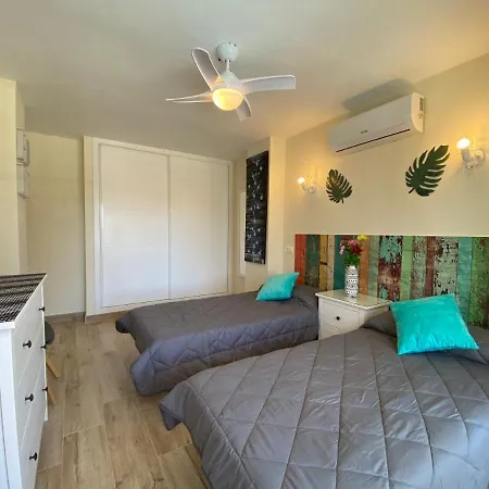Modern 1 Bedroom Seaside With Pool Apartment *