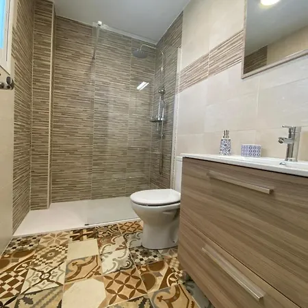 Apartment Modern 1 Bedroom Seaside With Pool *