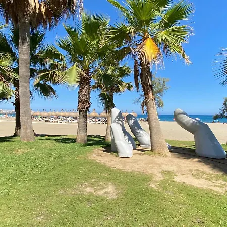 Apartment Modern 1 Bedroom Seaside With Pool