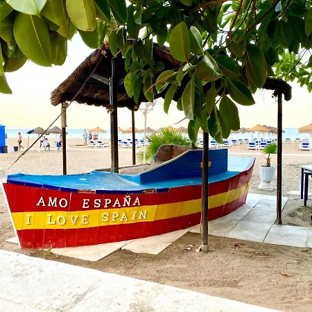 Apartman Modern 1 Bedroom Seaside With Pool